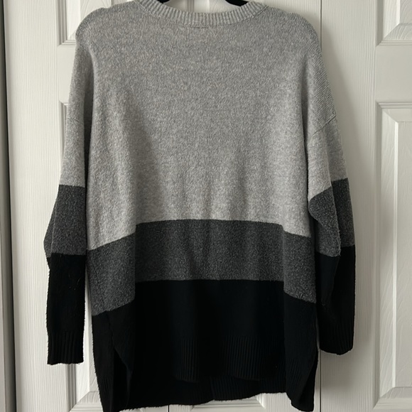 Soft Cozy Sweater, Grayscale Colorblock - Picture 7 of 8
